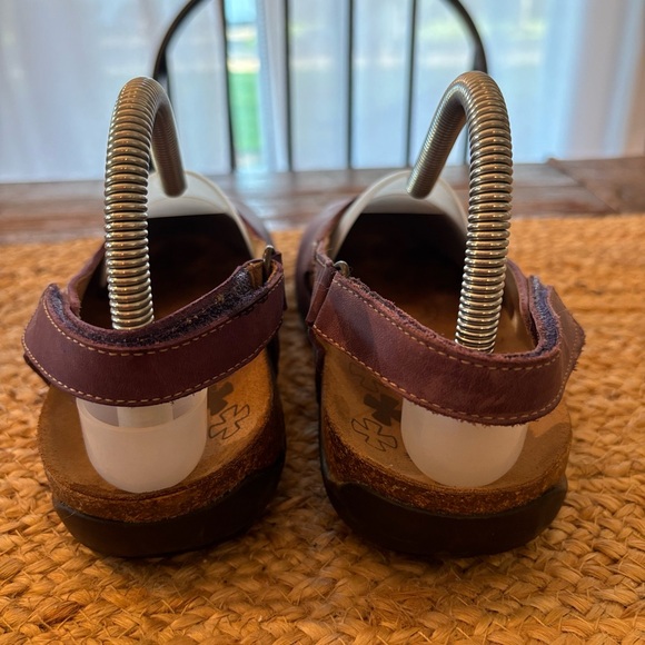 Dr Andrew Weil Purple  leather clip flats size 8 - Picture 6 of 7